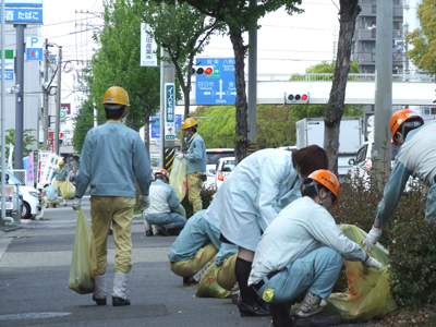 会社周辺地域の清掃活動